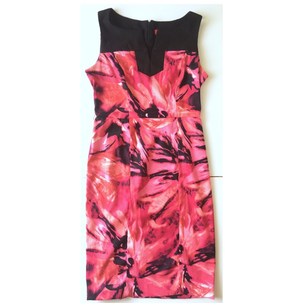 EUC✨ Sleeveless sheath print | round split neck